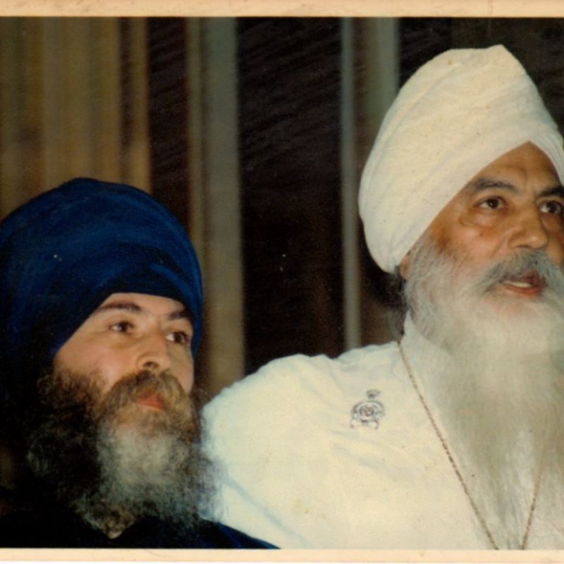 guru yogi bhajan.jpg
